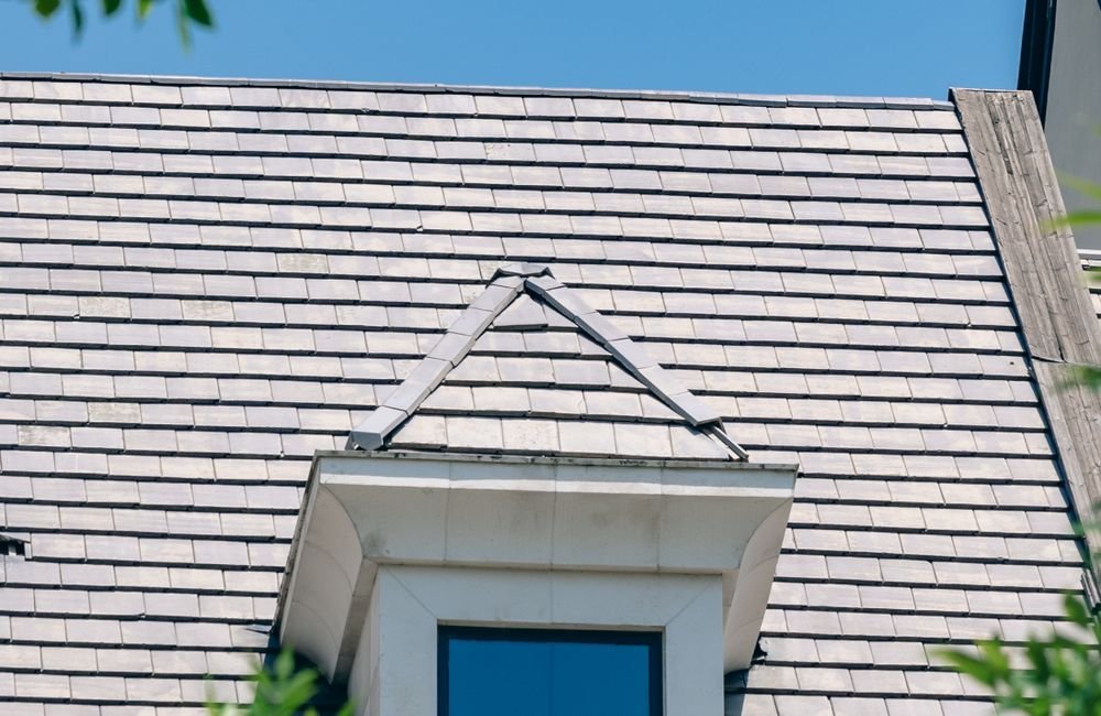 Roofing contractors